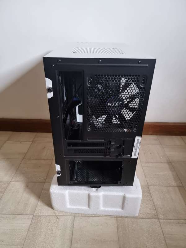 NZXT H200 WHITE/BLACK MINI-ITX CASE WITH TEMPERED GLASS