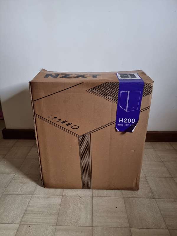NZXT H200 WHITE/BLACK MINI-ITX CASE WITH TEMPERED GLASS