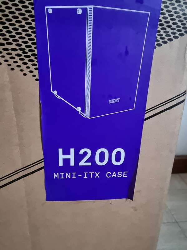 NZXT H200 WHITE/BLACK MINI-ITX CASE WITH TEMPERED GLASS