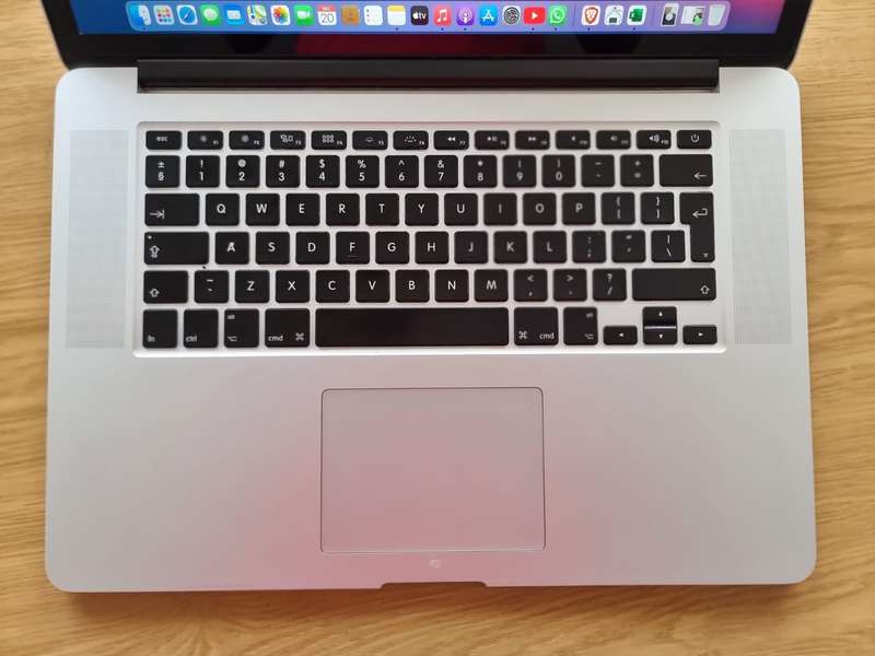 Mid 2014 MacBook Pro 15-inch Retina| Core i7, 16GB Ram, 512GB SSD with 2GB Dedicated  Graphics Card