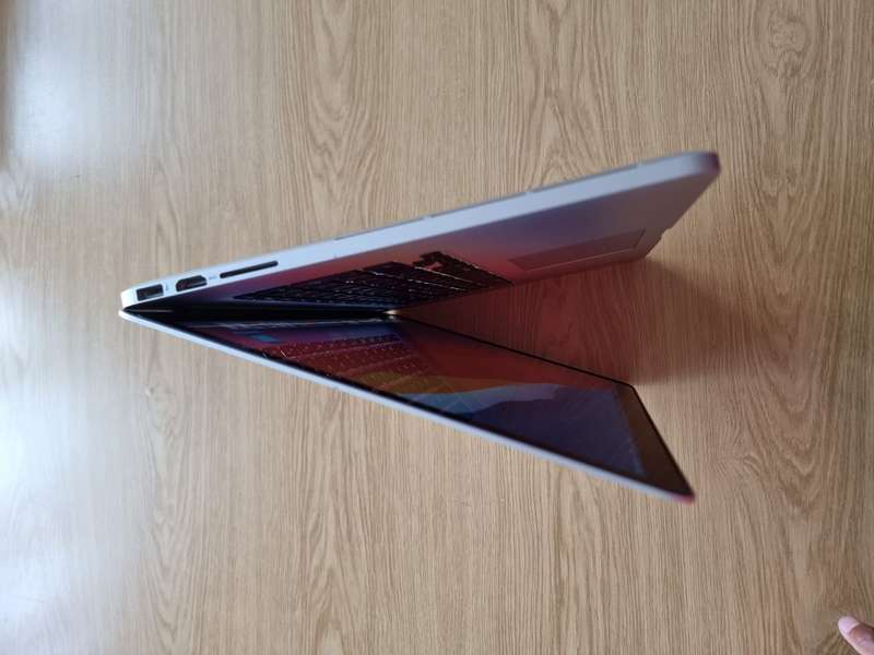 Mid 2014 MacBook Pro 15-inch Retina| Core i7, 16GB Ram, 512GB SSD with 2GB Dedicated  Graphics Card