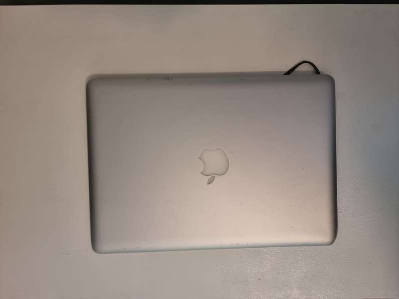 Mid 2009 MacBook Pro 13" LCD Screen Replacement
