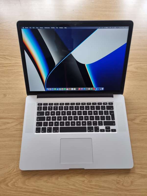 MacBook Pro (Retina, 15-inch, Mid 2015) Model, Core i7 Quard-Core CPU, 16GB Ram, 512GB SSD