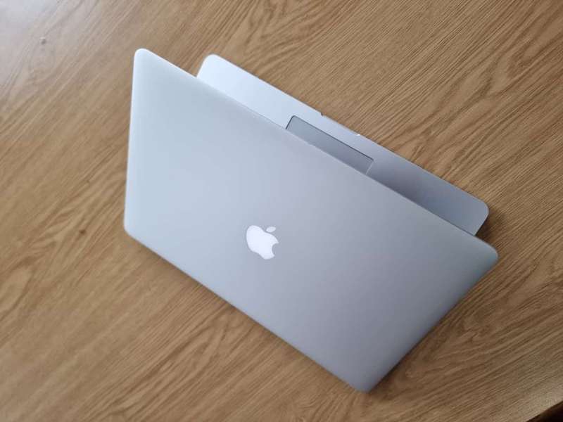 MacBook Pro (Retina, 15-inch, Mid 2015) Model, Core i7 Quard-Core CPU, 16GB Ram, 512GB SSD