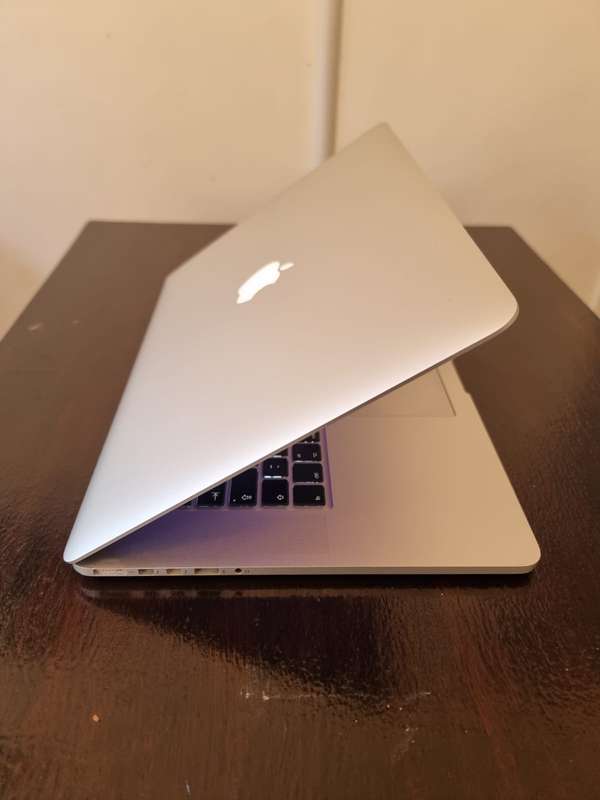 MacBook Pro (Retina, 15-inch, Mid 2015) Model, Core i7 Quad-Core CPU, 16GB Ram, 512GB SSD