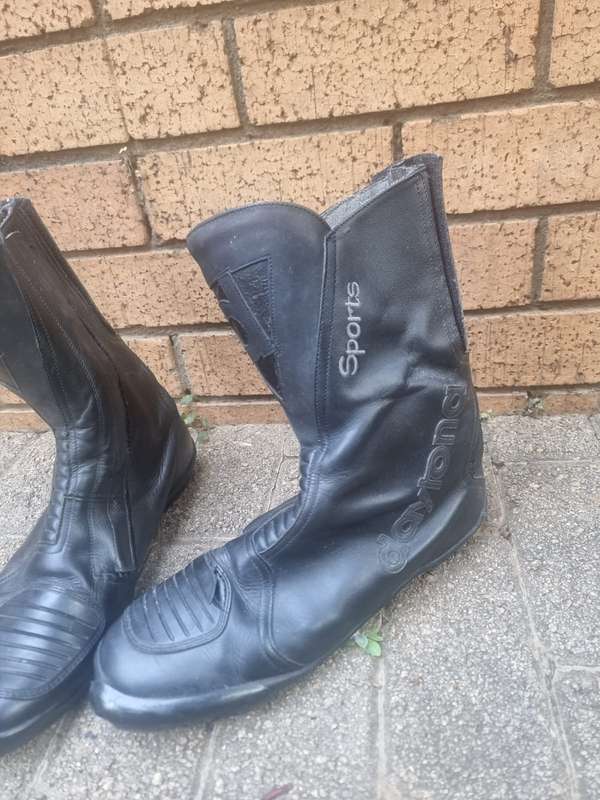 Daytona Road Star Pro GTX Motorcycle Boots Size EU: 44 US (Men): 10.5 UK (Men): 9.5 Foot Length