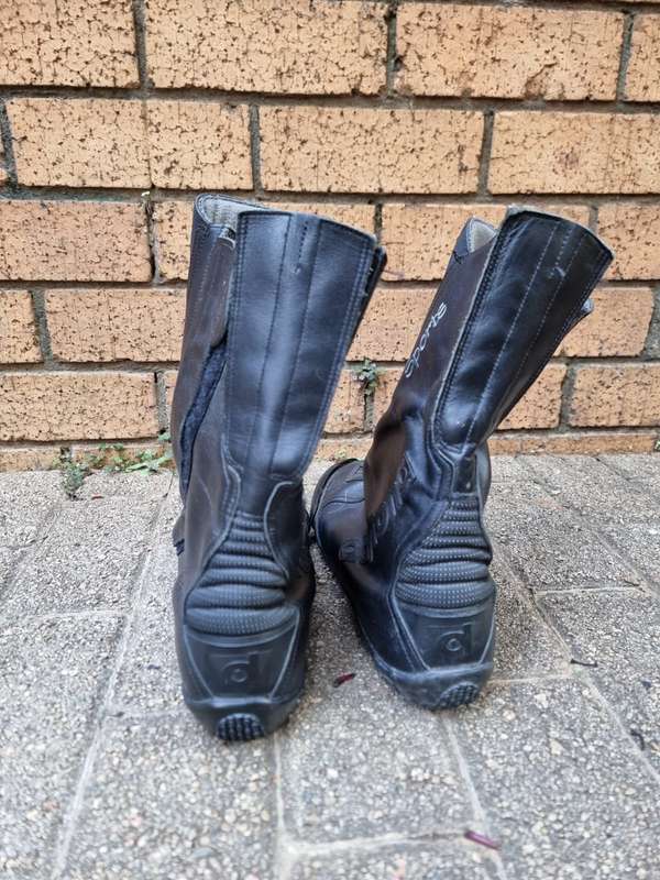Daytona Road Star Pro GTX Motorcycle Boots Size EU: 44 US (Men): 10.5 UK (Men): 9.5 Foot Length