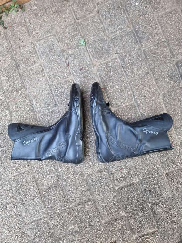 Daytona Road Star Pro GTX Motorcycle Boots Size EU: 44 US (Men): 10.5 UK (Men): 9.5 Foot Length
