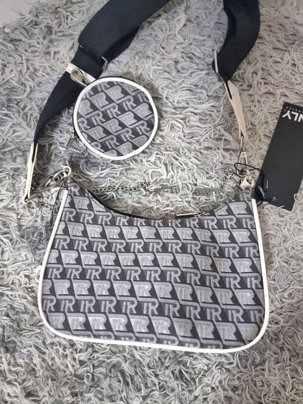 Elegance in Every Detail The Perfect Mini Crossbody Bag for Ladies
