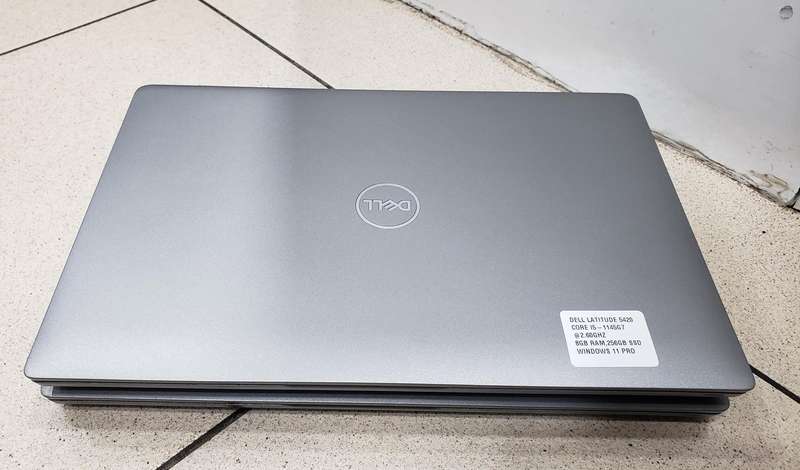 Dell Latitude 5420 14-inch Core i5-1135G7 (11th Gen) 8GB RAM 256GB SSD Win 11 Laptop