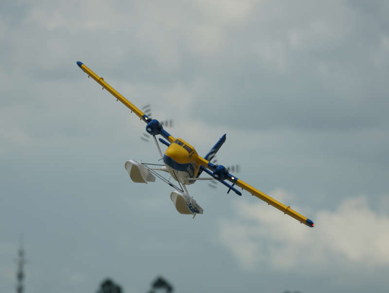 XFly Twin Otter DHC-6 1800mm - PNP  ( with wheels )