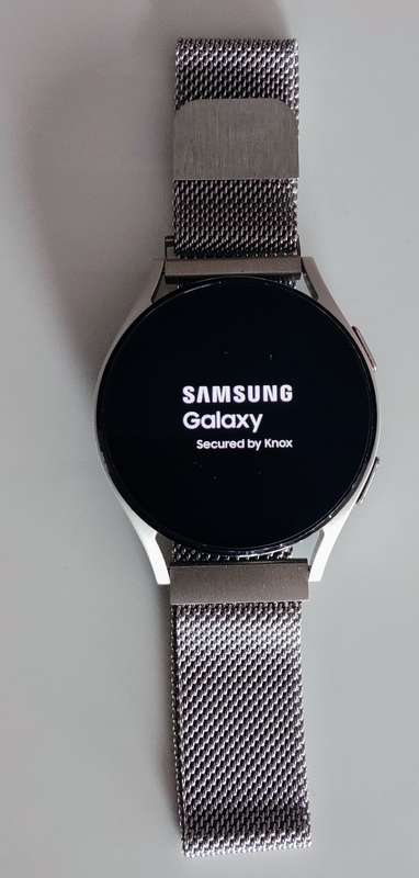 Samsung Galaxy Watch Series 4, 40mm, 16GB, GPS and Cellular.