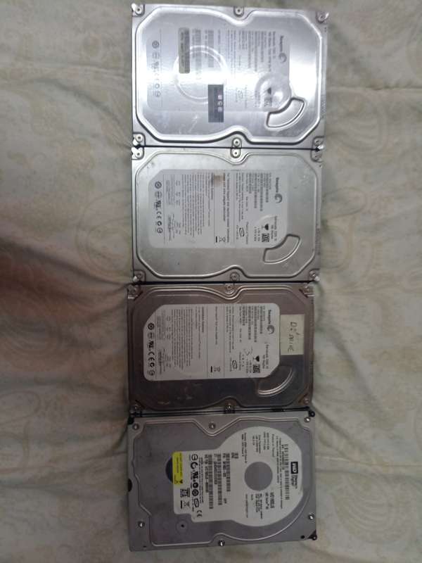 Lot 160gb desktop hard drives - 4 units