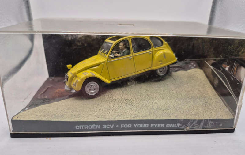 James Bond 007 collectible diecast model yellow Citroën 2CV