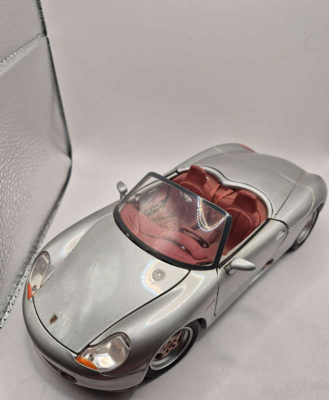 Maisto Special Edition 1:18 scale diecast model of the Porsche Boxster.