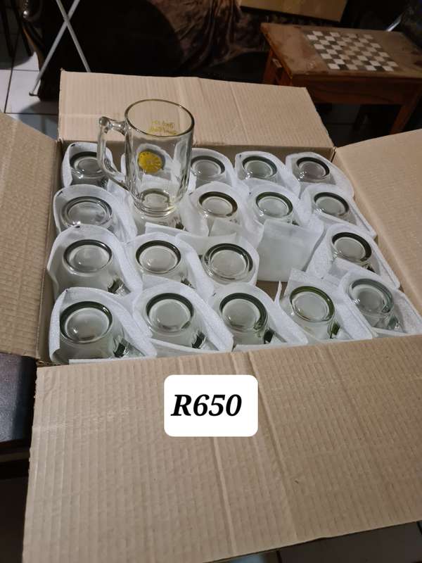 20 Branded glass beer mugs