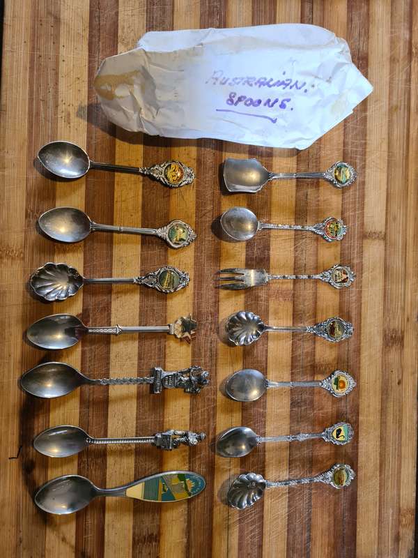 Spoon collection, 308 spoons