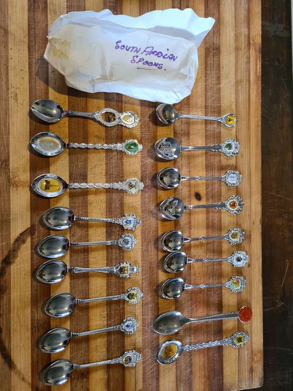 Spoon collection, 308 spoons