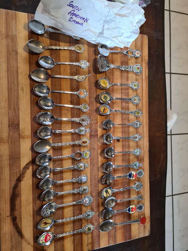 Spoon collection, 308 spoons