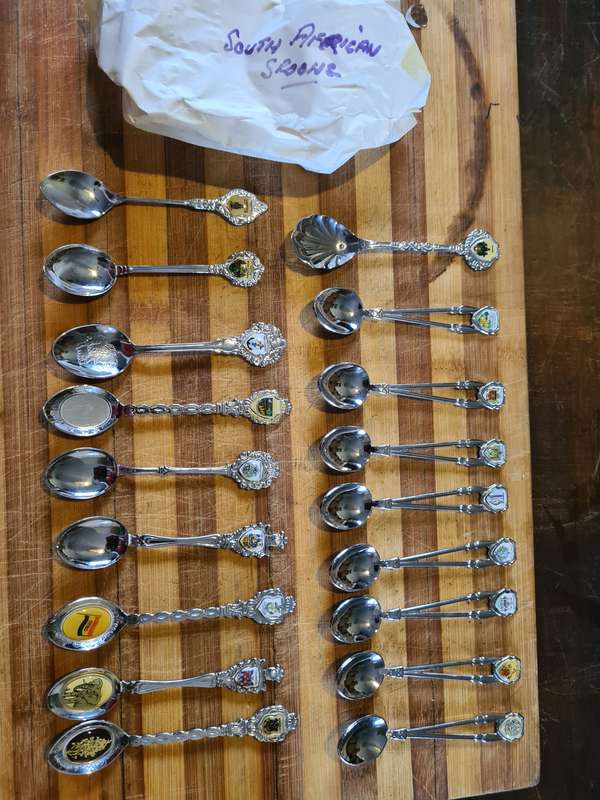 Spoon collection, 308 spoons