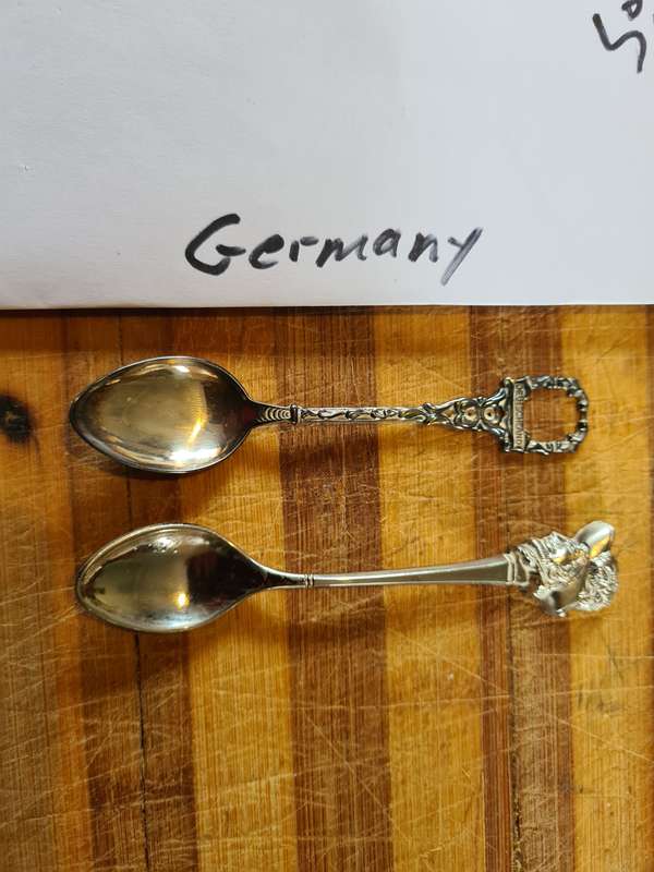 Spoon collection, 308 spoons