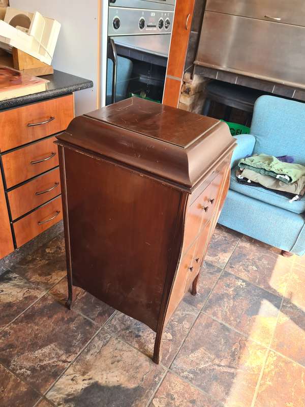 1920 His Masters Voice Gramophone