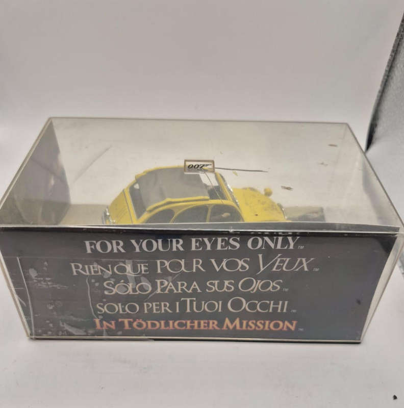 James Bond 007 collectible diecast model yellow Citroën 2CV