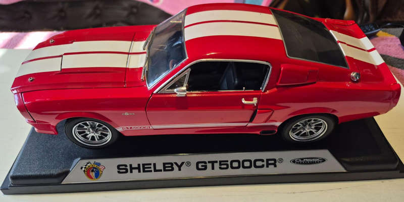 Diecast model of a 1967 Shelby GT500CR Mustang.