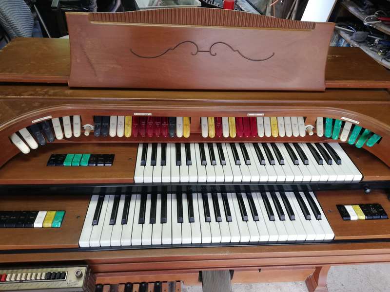 Lowrey automatic rhythm organ