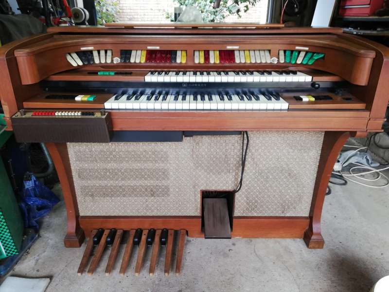 Lowrey automatic rhythm organ