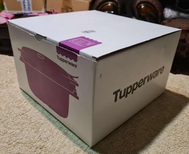 Tupperware Micro-Minute, a microwave pressure cooker.