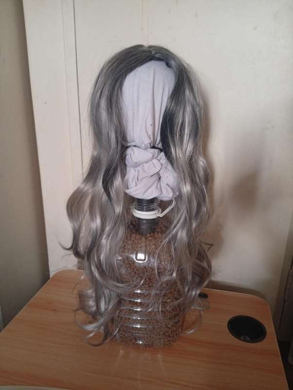 Platinum and Black Donna Wig 55-60cm New