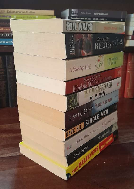 Assorted fiction - set of 10 books