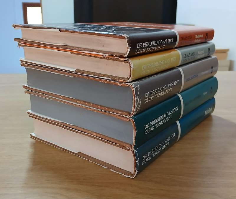 A set of 5 dutch books