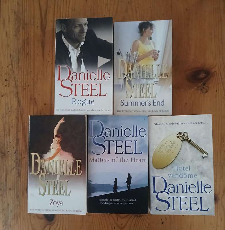 Danielle Steel set of 5 books