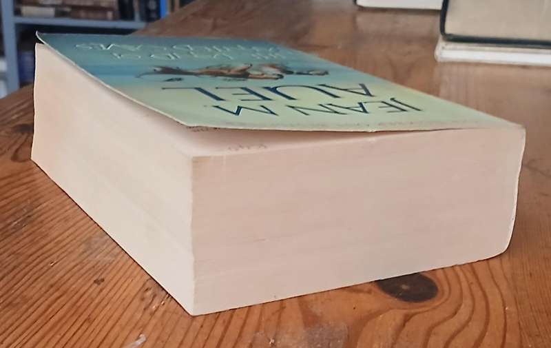 The Land of Painted Caves - Jean M.Auel