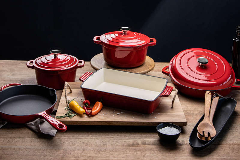 Cast Iron 8-Piece Cookware Set