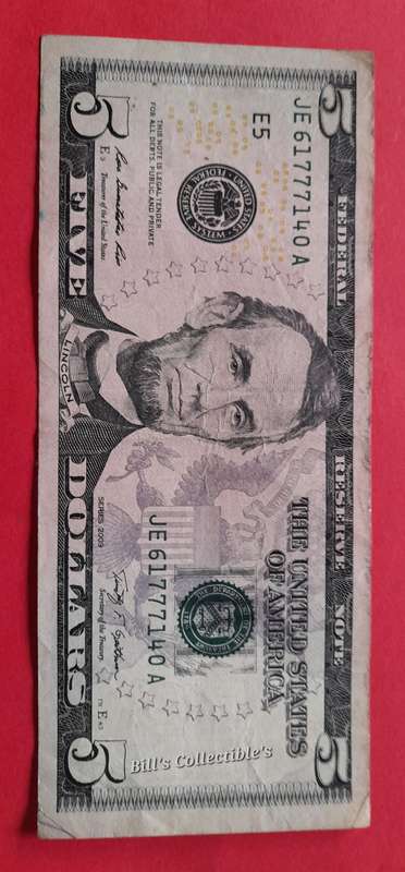American 5 Dollar Bill Banknote . Lincoln.