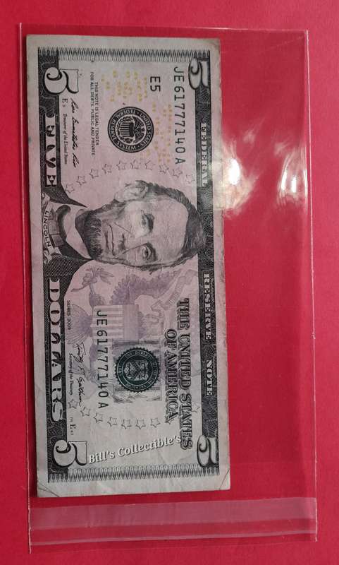 American 5 Dollar Bill Banknote . Lincoln.