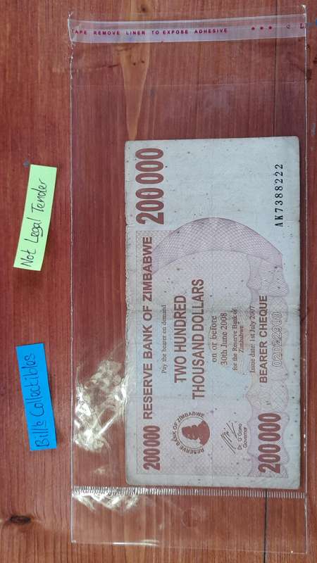 Zimbabwe 200000 Dollar Banknote .