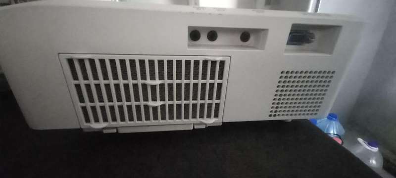 Hitachi XGA Projector, 4500 Lumens, Built-in Speaker - White | CP-EX4551WN