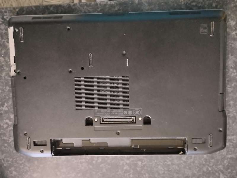 Dell Latitude E6330 for spares or repairs