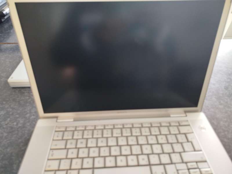 Macbook A1226 for spares or repairs