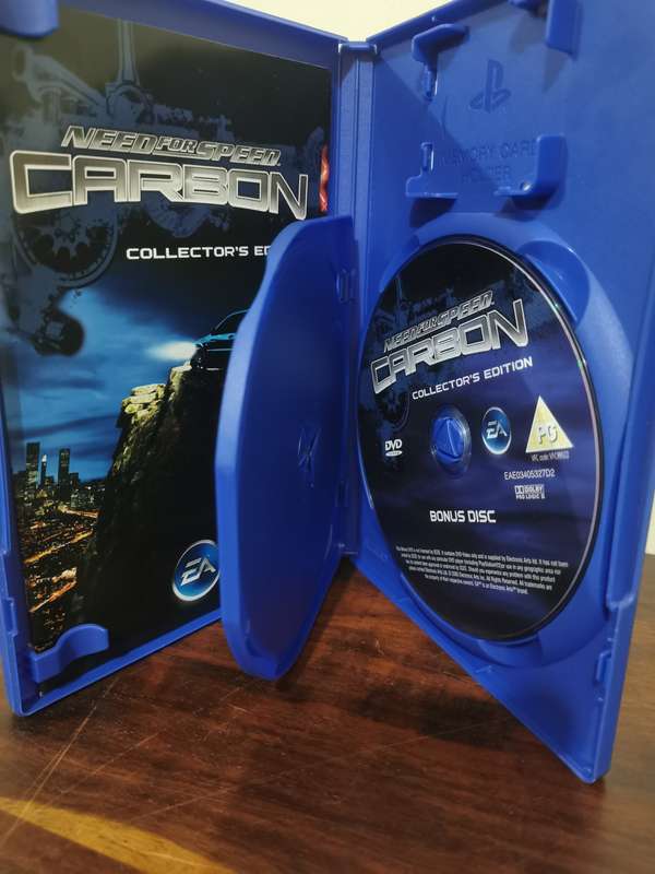 Need for Speed Carbon Collector's Edition on PlayStation 2 with booklet