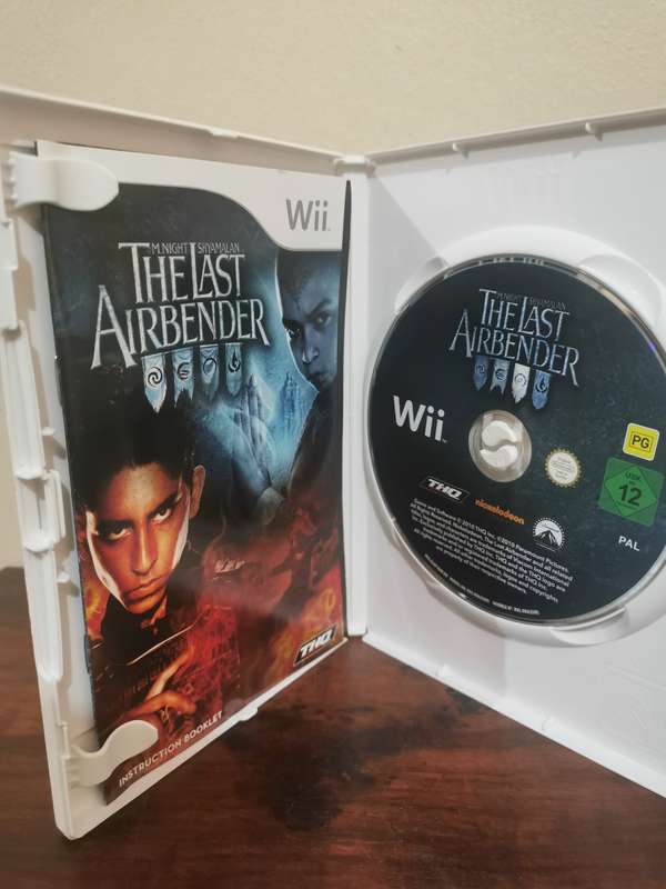 The Last Airbender on Nintendo Wii with Booklet