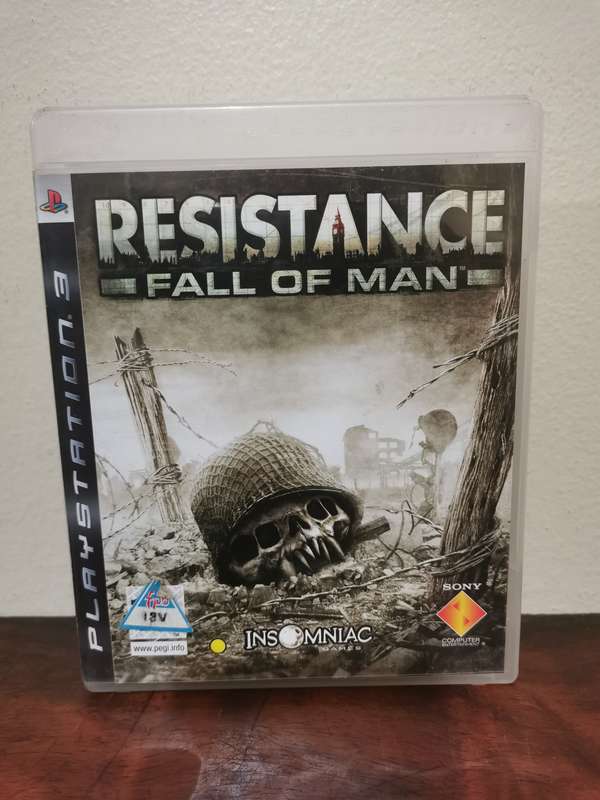 Resistance - Fall of Man on PlayStation 3 with booklet