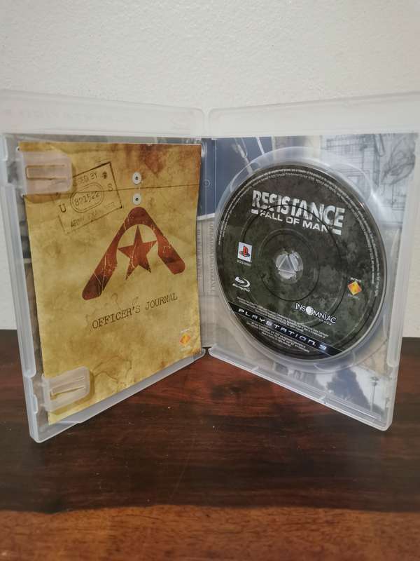 Resistance - Fall of Man on PlayStation 3 with booklet