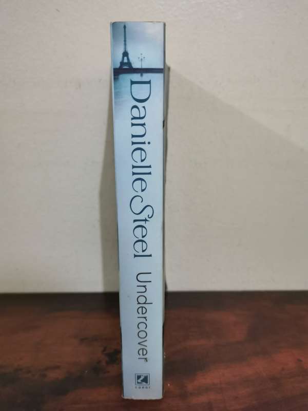 Undercover, novel by Danielle Steel