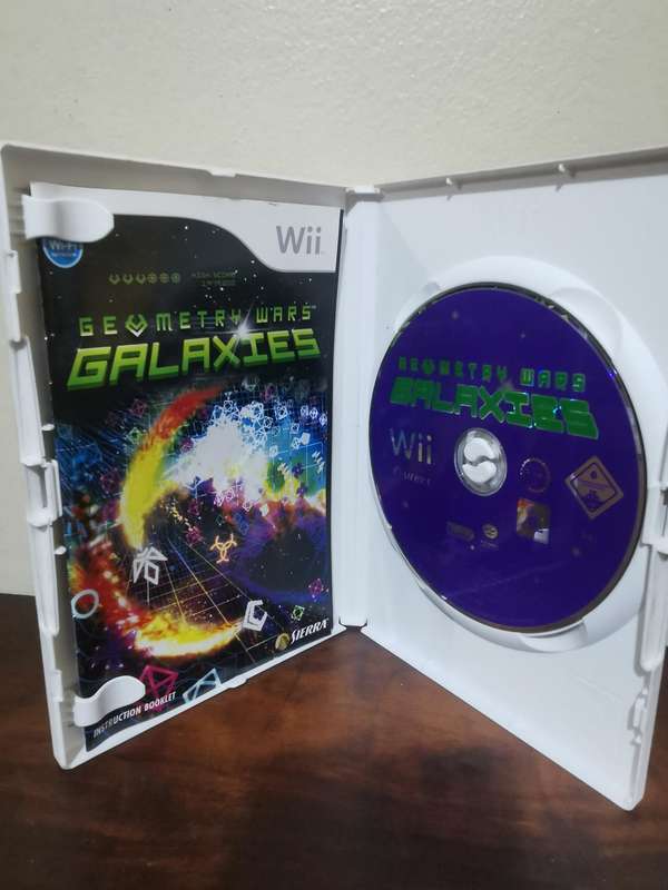Geometry Wars, Galaxies on Nintendo Wii with Booklet