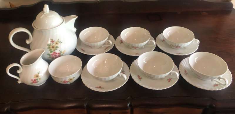 Vintage Kaiser 6 cup tea set